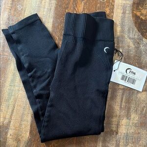 Zyia kids black ribbed leggings